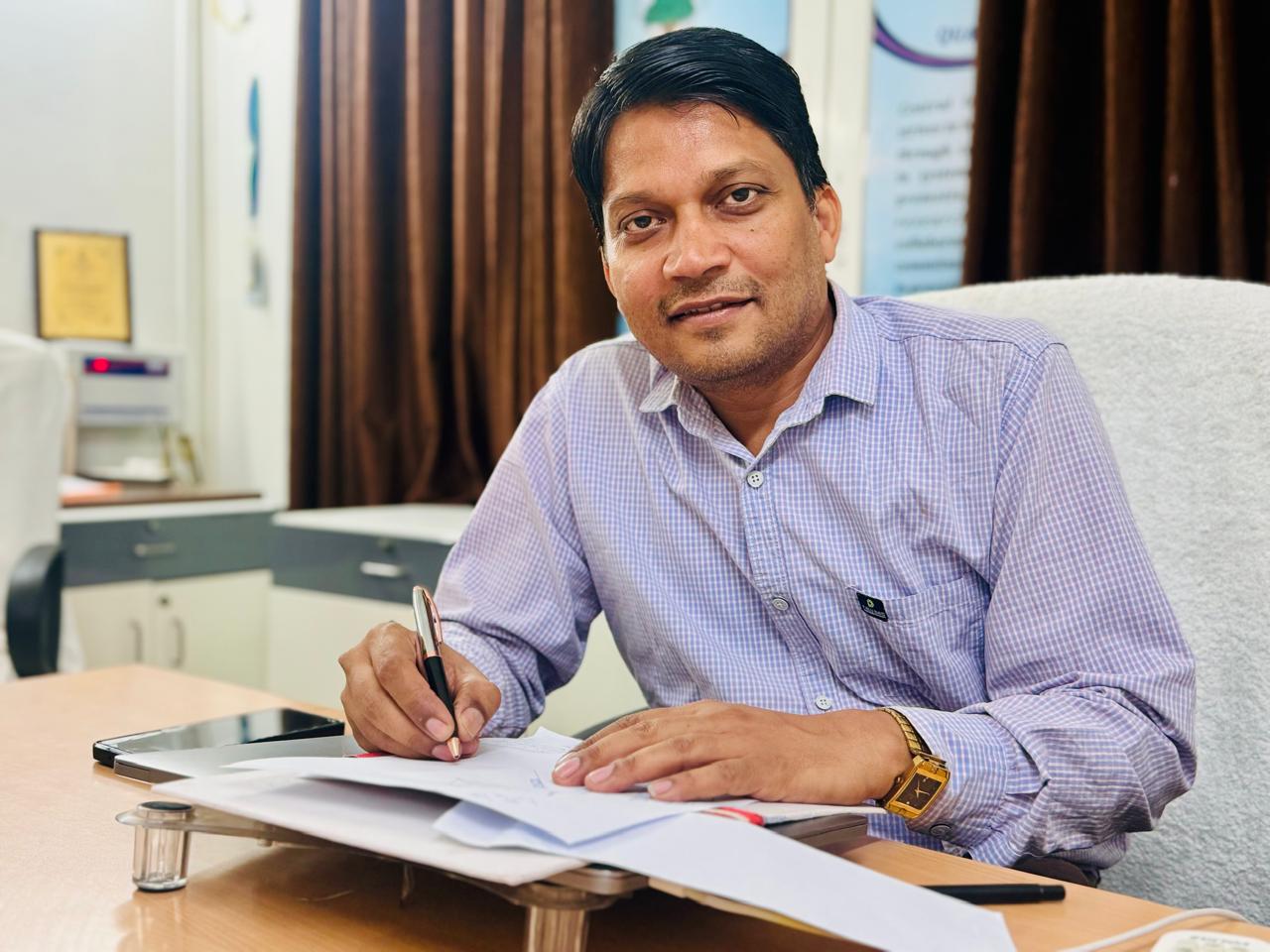 Dr. Kamlesh Kumar